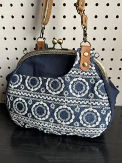 ＊ハンドメイド＊25口金ショルダーがま口バッグ　刺繍フラワードットデニムネイビー