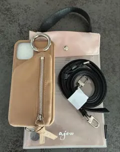 ajew iPhone 17パテントベージュケース ほぼ未使用 - メルカリ