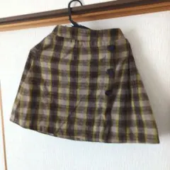 茶色と黄色のチェックスカート