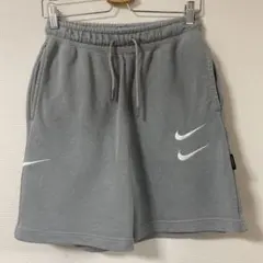 Nike グレー ショートパンツ