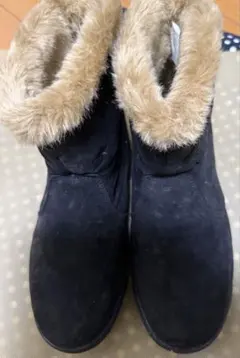 TOMMY ブラック ファー付きショートブーツ