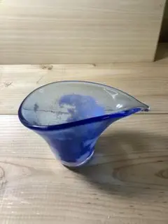 青いガラス製流線型ピッチャー　野口ミエコ　作品
