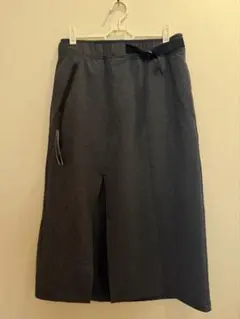 NIKE TECH スカート グレー