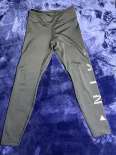 スポーツレギンス　NIKE 黒Mサイズ