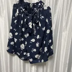 【売切希望】美品 花柄キュロット スカート見え ネイビー 膝下丈 春夏 涼しげのサムネイル