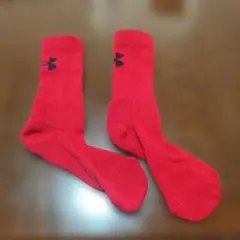 新品　UNDER ARMOUR ソックス 赤