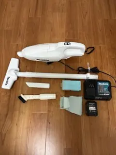 Makita スティッククリーナー 本体 充電器セットのサムネイル