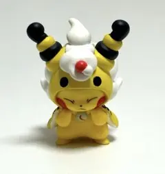 ポンチョを着たピカチュウ　メガ　デンリュウ　フィギュア　ガチャ　メガ進化