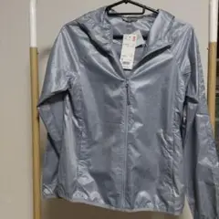 UNIQLOライトポケッタブルパーカー　S