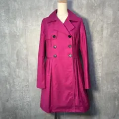 ピンク トレンチコート