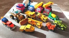 建設車両とトラックのミニカーセット 14個セット