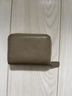ベージュ レザー 二つ折り財布