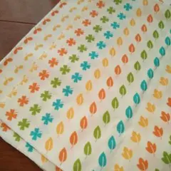 生地 葉 110✕50 cm ハギレ レインボー