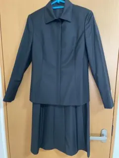 ブラックスーツ ジャケットとスカートのセット