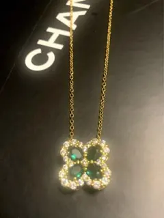 新品未使用　ネックレス　四つ葉　クローバー　緑　グリーン　キラキラ