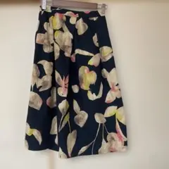 パラスパレス花柄スカートのサムネイル