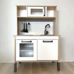 DUKTIG ドゥクティグ

おままごとキッチン, バーチ72x40x109 cm DUKTIG ドゥクティグ おもちゃの調理器具5点セット, ステンレスカラー