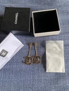 CHANEL フラワーモチーフ チャームピアスにもイヤリングにもどうぞ 