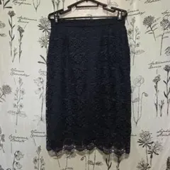 621 UNIQLO ネイビー花柄レースタイトスカート