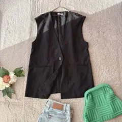 美品(M)ベスト/ジレ/チョッキ/上着/羽織り/ノースリーブ/黒/ブラック