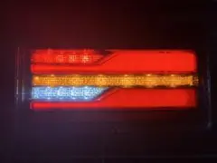 いすゞ 23フォワード テールランプ 新車外し - メルカリ