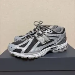 ニューバランス　1906 レディーススニーカーのサムネイル