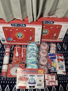 ハンギョドン一番くじラストワン、テーブル、餃子皿、グラス、顔形ポーチ、キーホルダ