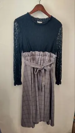 新品タグ付き♡axesfemme アクシーズファム　レースドッキングワンピースМ