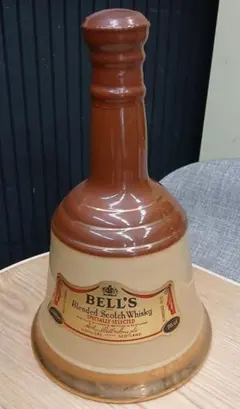 BELL'S Blended Scotch Whisky 陶器ボトルのサムネイル