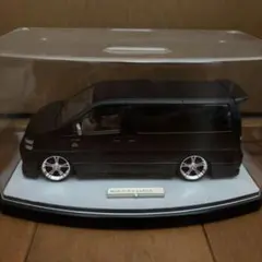 車の模型　完成品　ファブレス・エルグランド　ブラックのサムネイル