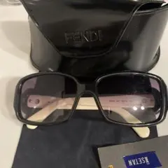 【新品 正規品】FENDI サングラス ブラックレンズ 新品同様 FENDI サングラス FS259 golden beauty フェンディ