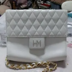 ハナエモリ ハンドバッグ キルティングレザー ホワイト DK55