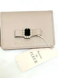 Maison de FLUERカードケース ベージュパスケース　パール　リボン