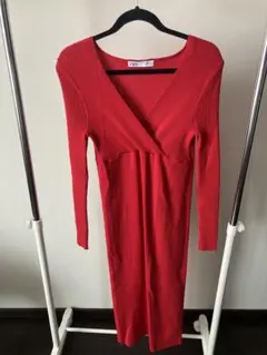 ZARA 赤 リブ編み 長袖 Vネック ワンピース