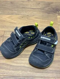 KEEN キーン STRIDER スニーカーブラック/イエロー 16cmのサムネイル
