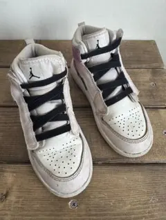 Nike Jordan キッズスニーカー ホワイト/ピンク/ブラック　18cm