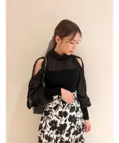 SNIDEL ショルダーオープンシアーニットプルオーバー ブラックのサムネイル