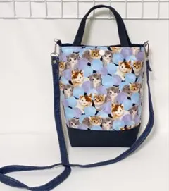 スマホポシェット・サコッシュ・ミニバッグ・子猫と水彩水玉(ブルー)・持ち手つき