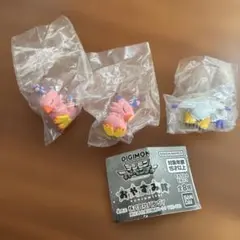 デジモン おやすみ隊　カプセルトイ 3体セット　ピヨモン×2 テイルモン×1