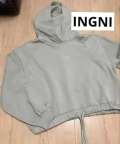 INGNI フード付きクロップドパーカー　裏起毛