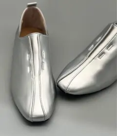 【新品未使用】シルバー スリッポン フラットシューズ