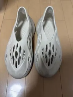 adidas YEEZY Foam Runner サンド ホワイト 28.0のサムネイル