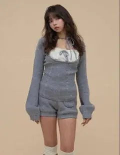 andmary Raven gather setup gray