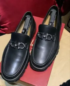 美品 箱付 フェラガモ FERRAGAMO ローファー レザーシューズ モカシン