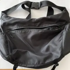 ジャンク品:ブラック ショルダーバッグ