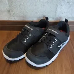 美品　瞬足 キッズシューズ ブラック　20.5cm　３E