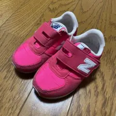 ニューバランス　スニーカー