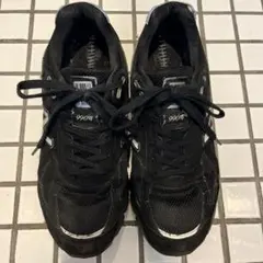 New Balance 990v4 ブラック 難あり　25.5のサムネイル