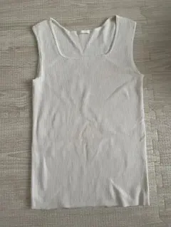 GU リブニットスクエアネックタンクトップ　ナチュラル