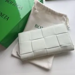 【美品】 BOTTEGA VENETA ボッテガヴェネタ 長財布のサムネイル